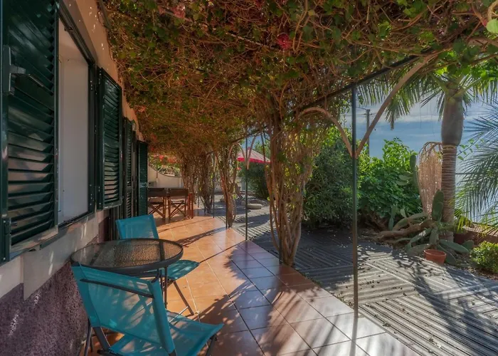 Cozy Flora By Madeira Estreito Da Calheta